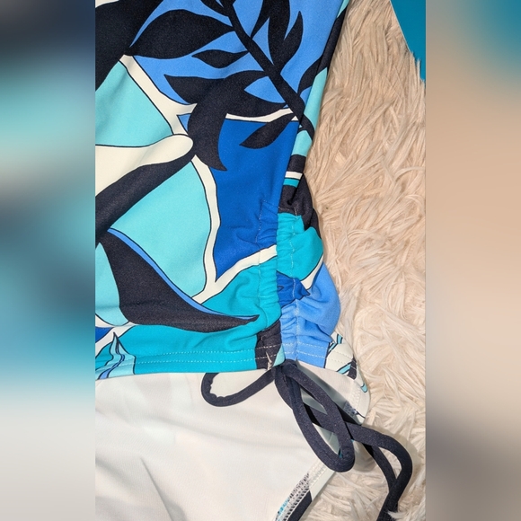 NWT, Coco Contour, Multicolored, Stellar Print, 1pc Swimsuit - Ladies 12/36c - Picture 8 of 10